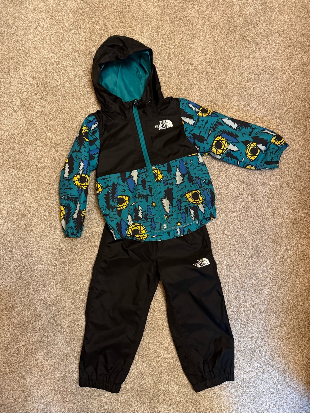 The North Face Kids 2-Piece Rain Set - jacket & pants